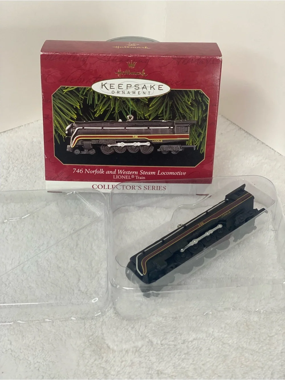 Hallmark Keepsake Lionel 746 Norfolk and Western Steam Locomotive Train Ornament